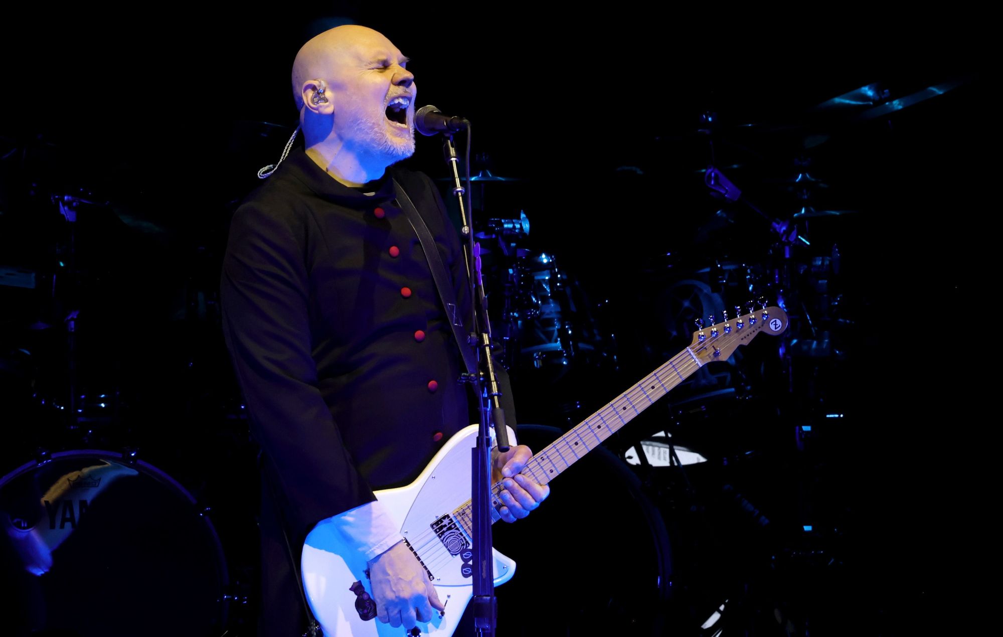 Billy Corgan performs live