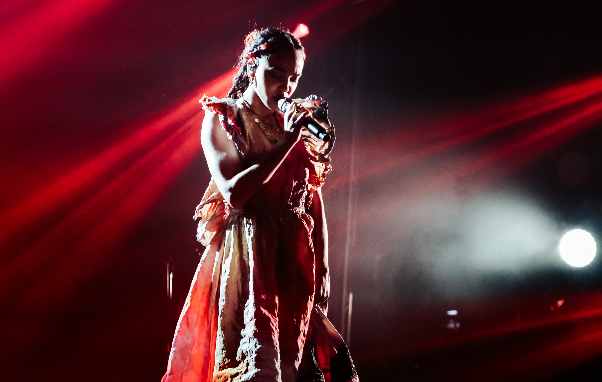 FKA twigs performing at the NME Awards 2020, photo by Andy Ford